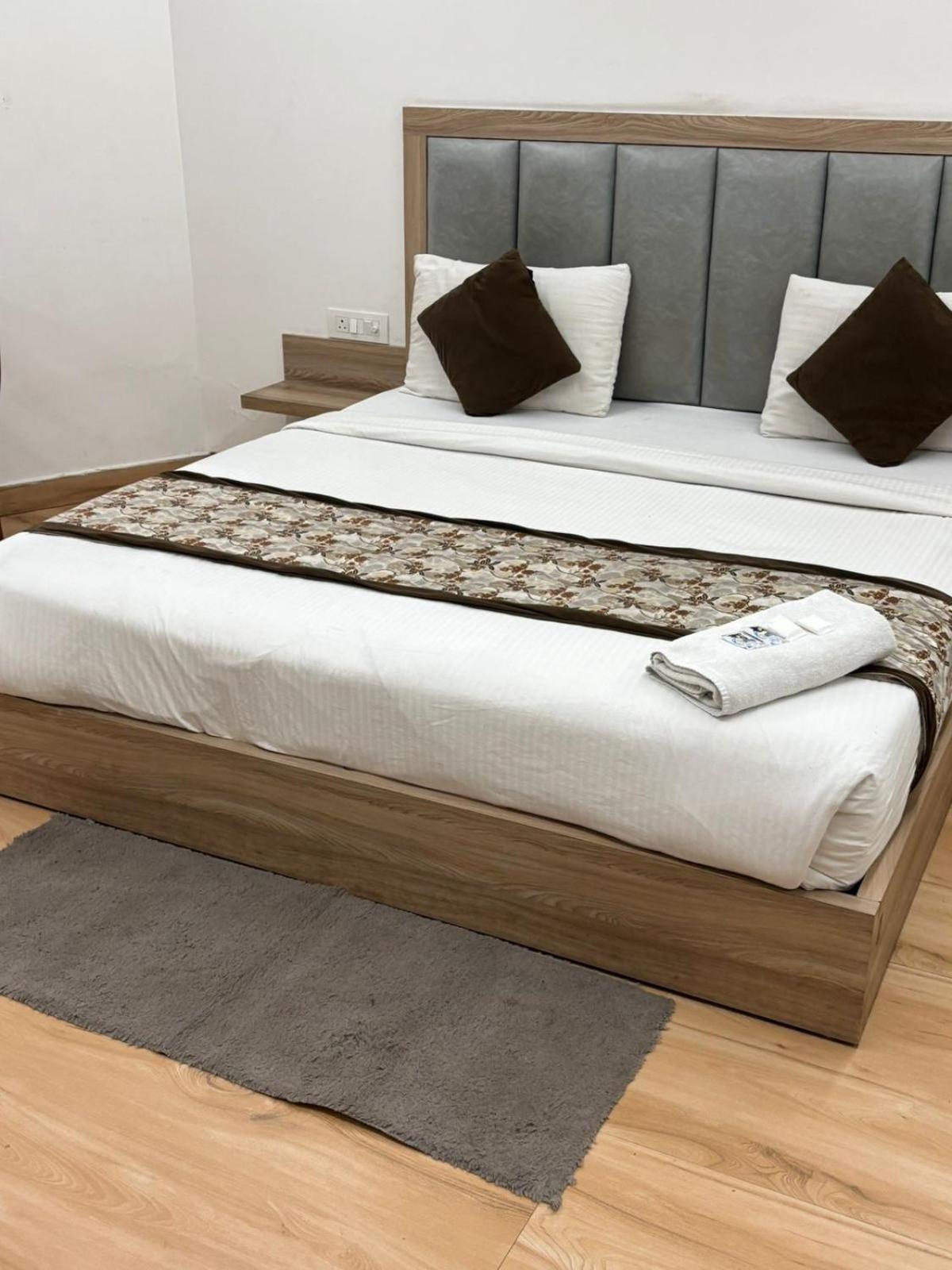 The Meropolitan Near Igi Airport 4*