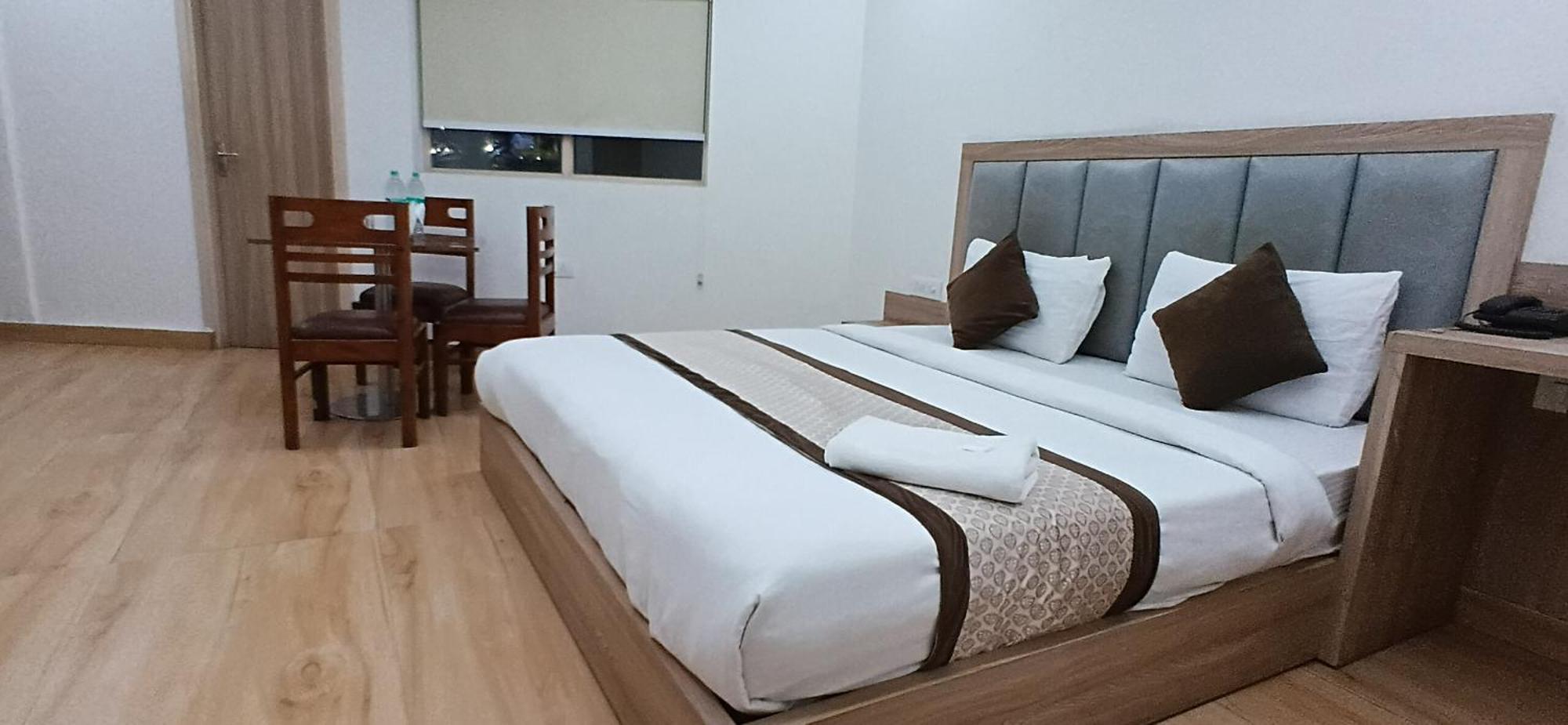 The Meropolitan Near Igi Airport Hotel New Delhi