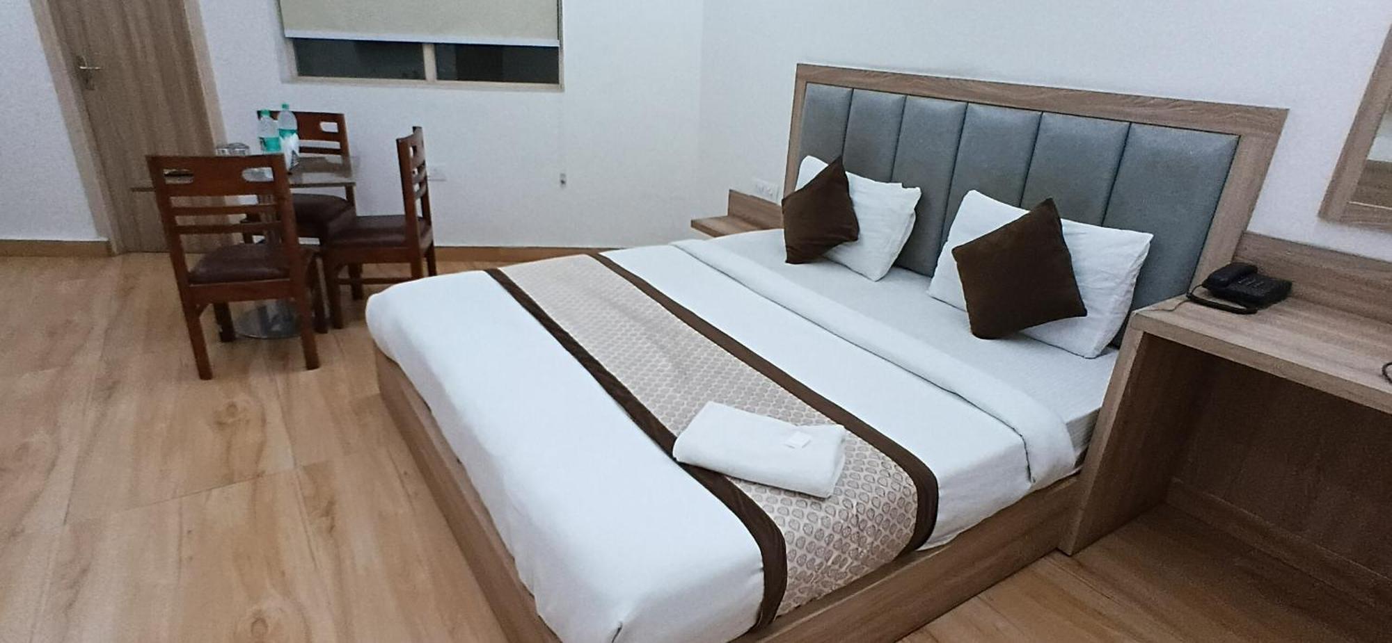 The Meropolitan Near Igi Airport Hotel 4*