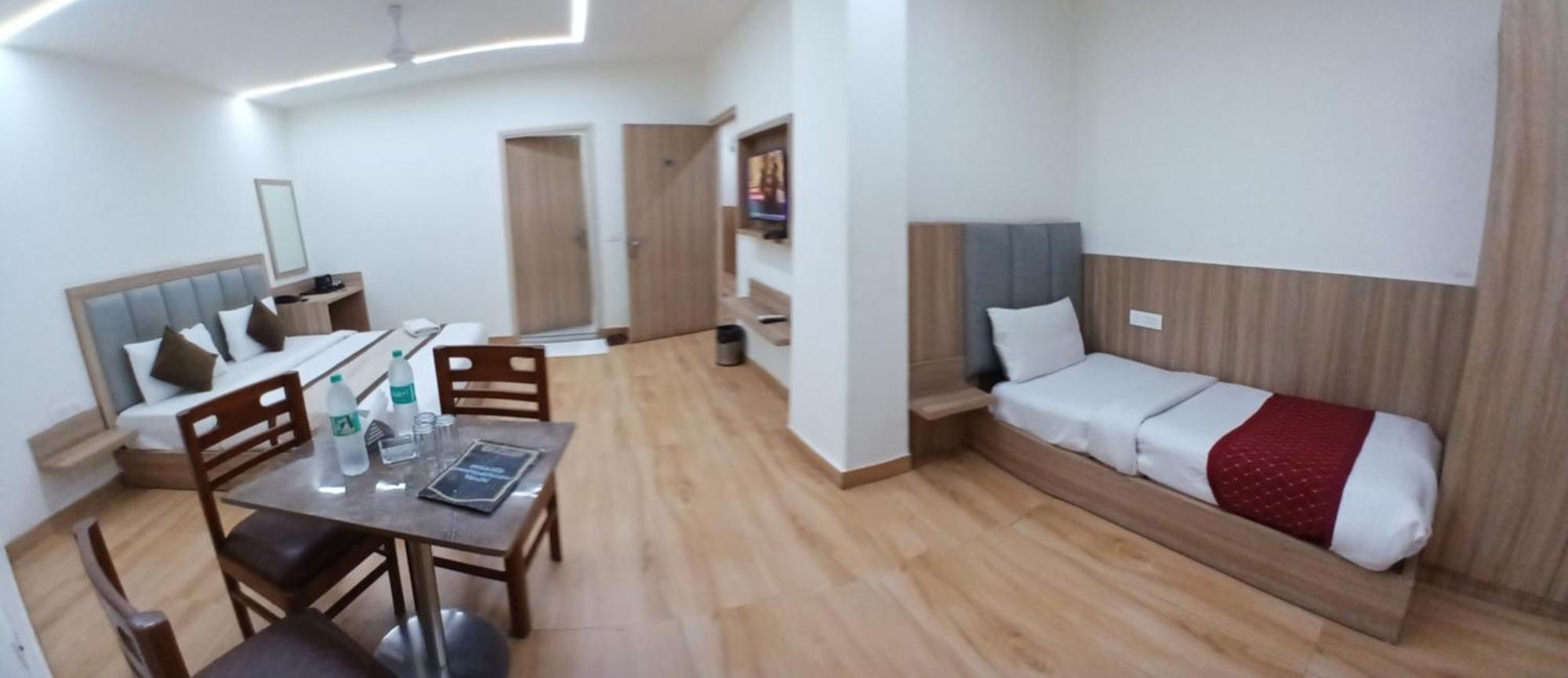 The Meropolitan Near Igi Airport 4*